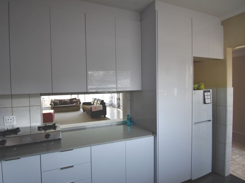 Duplex in quiet area and Smallish Complex in Wembley area - Photo 4