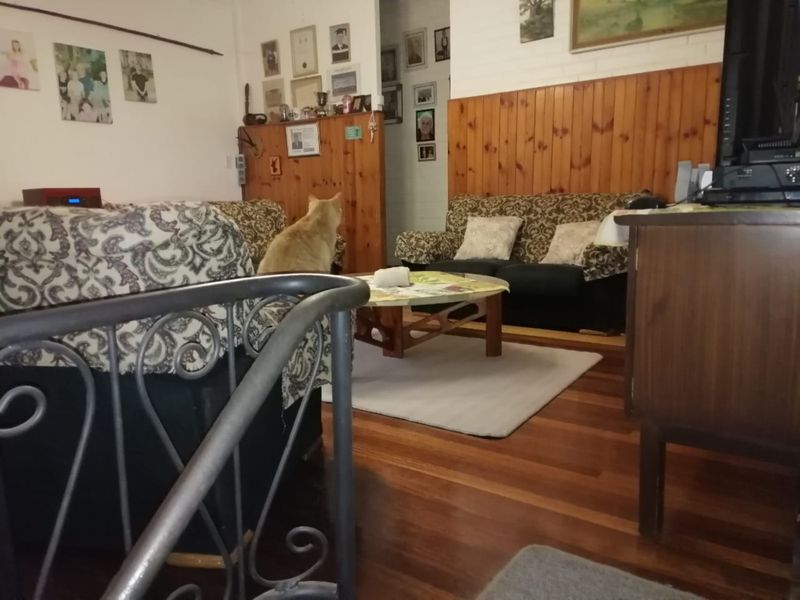 Charming Home with Separate Flat - Photo 3