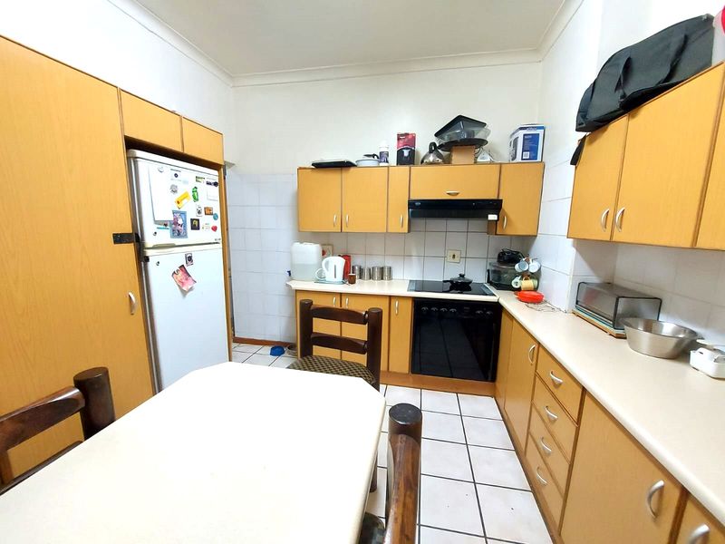 Charming Home with Separate Flat - Photo 6