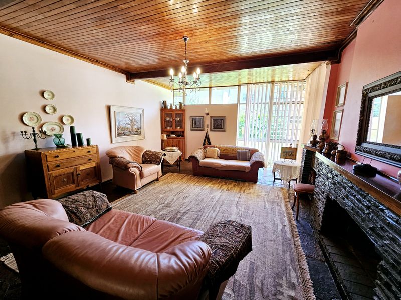 Incredible family home for sale in Skuldbult area, Louis Trichardt - Photo 2