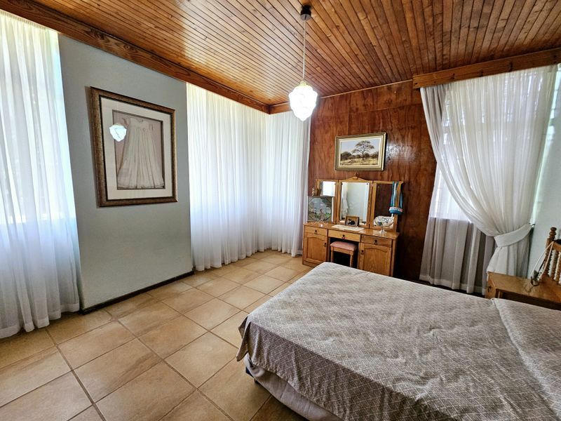 Incredible family home for sale in Skuldbult area, Louis Trichardt - Photo 9