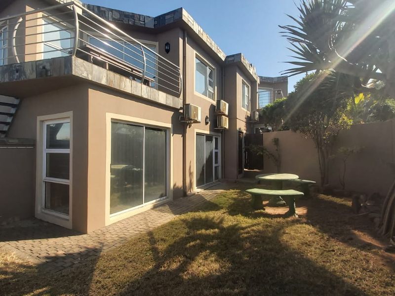 An Exquisite Beachfront Residence - Photo 4