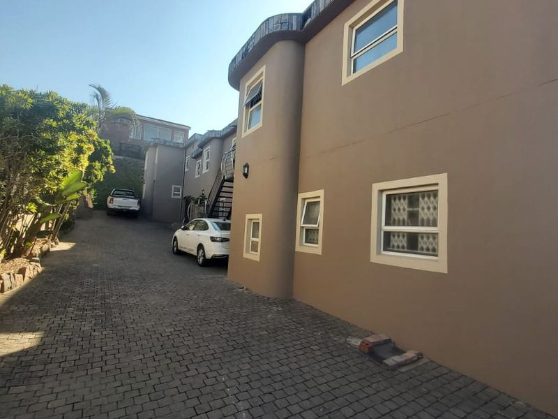 An Exquisite Beachfront Residence - Photo 5