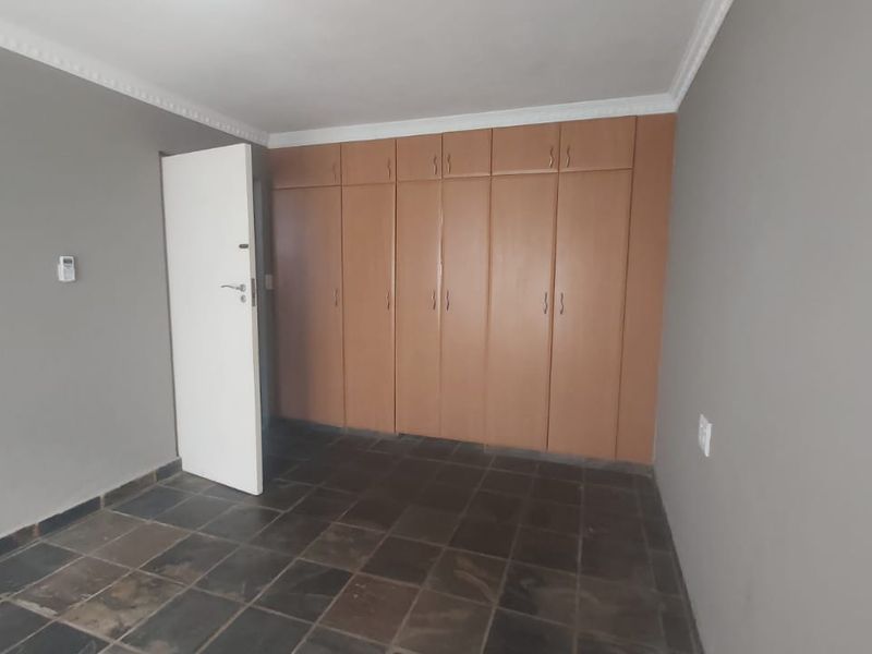 An Exquisite Beachfront Residence - Photo 10