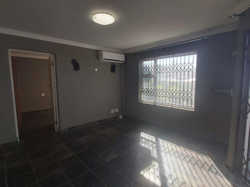 An Exquisite Beachfront Residence - Photo 9