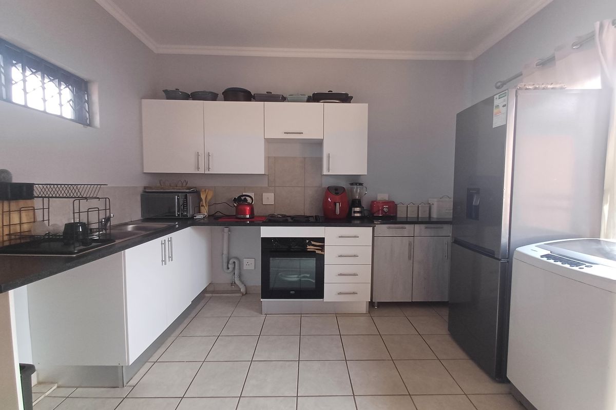 Ready, steady, move in - Photo 3