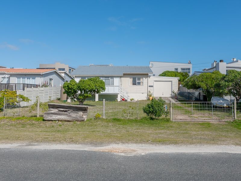 Charming Coastal Escape in Struisbaai – A Must-See! - Photo 10