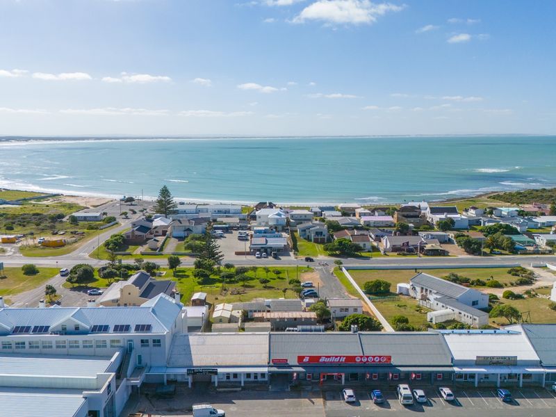 Charming Coastal Escape in Struisbaai – A Must-See! - Photo 7