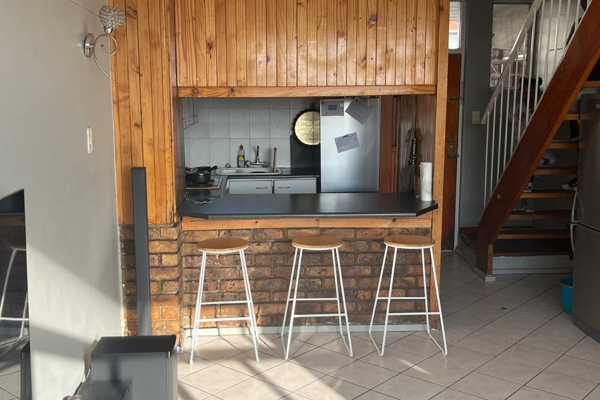 2 bedroom apartment overlooking Johannesburg and Bedfordview - Photo 4