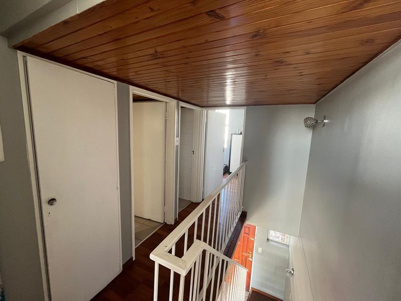 2 bedroom apartment overlooking Johannesburg and Bedfordview - Photo 9