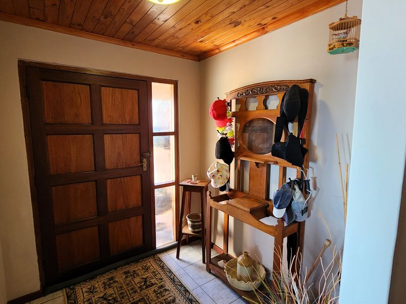Elegant dual living home with spectacular bay views - Photo 4