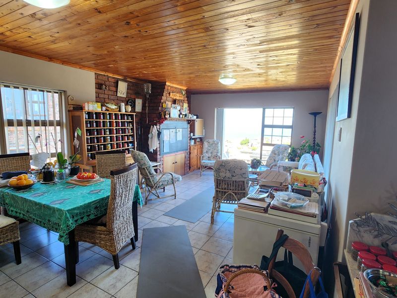 Elegant dual living home with spectacular bay views - Photo 8