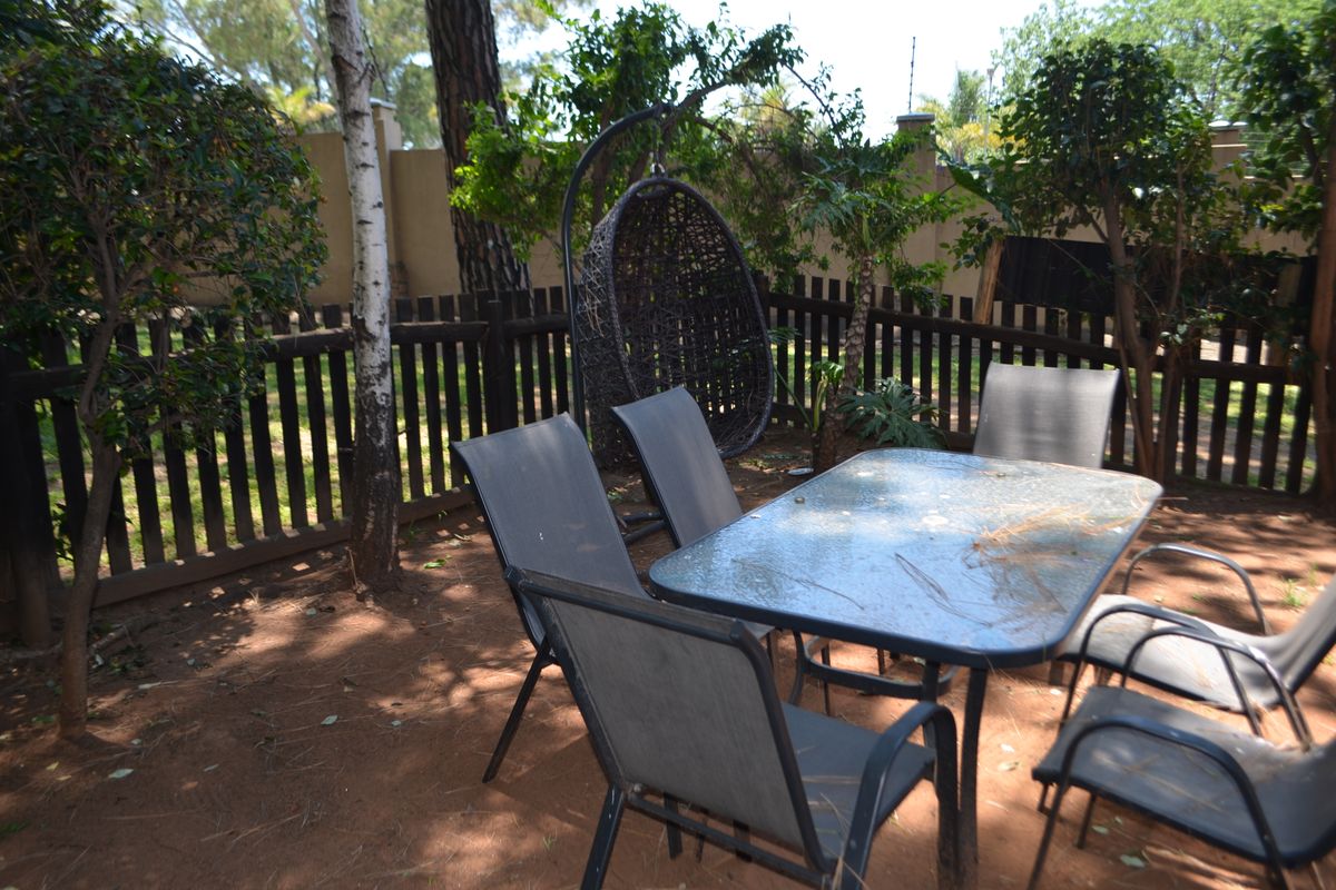 Investor Only 2 Bed 2 Bath with tenant for one year included - Photo 4