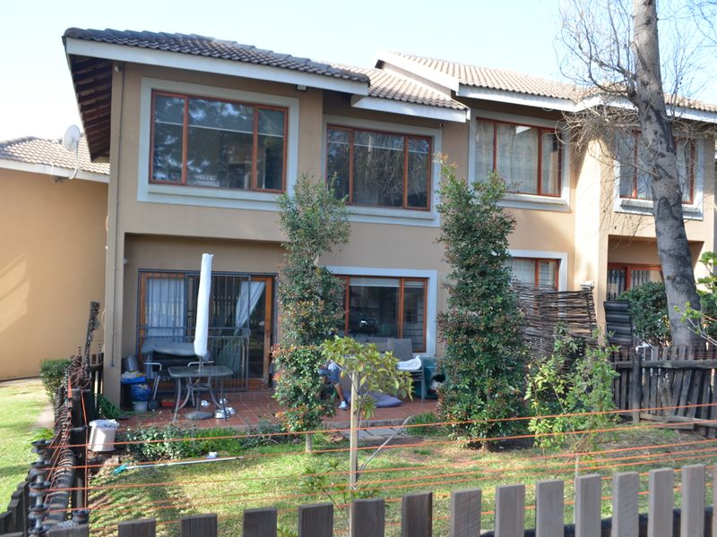 Investor Only 2 Bed 2 Bath with tenant for one year included - Photo 1