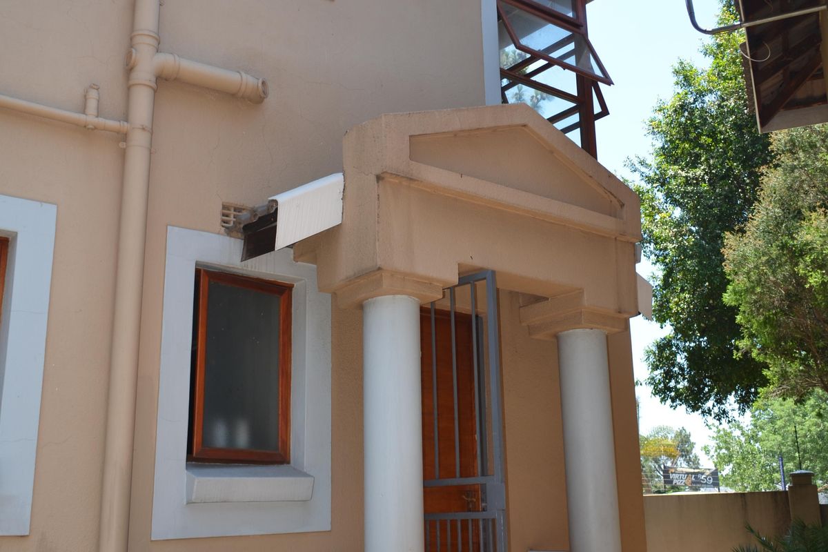 Investor Only 2 Bed 2 Bath with tenant for one year included - Photo 5