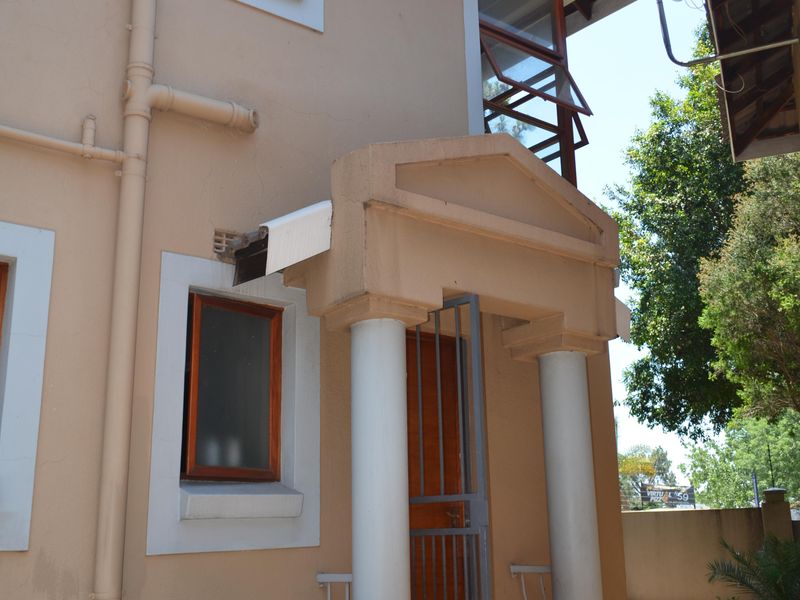 Investor Only 2 Bed 2 Bath with tenant for one year included - Photo 5