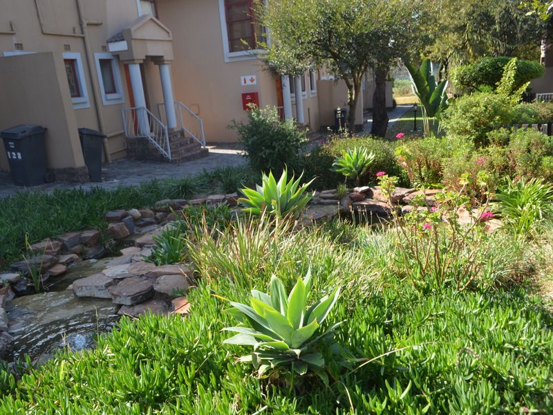 Investor Only 2 Bed 2 Bath with tenant for one year included - Photo 8