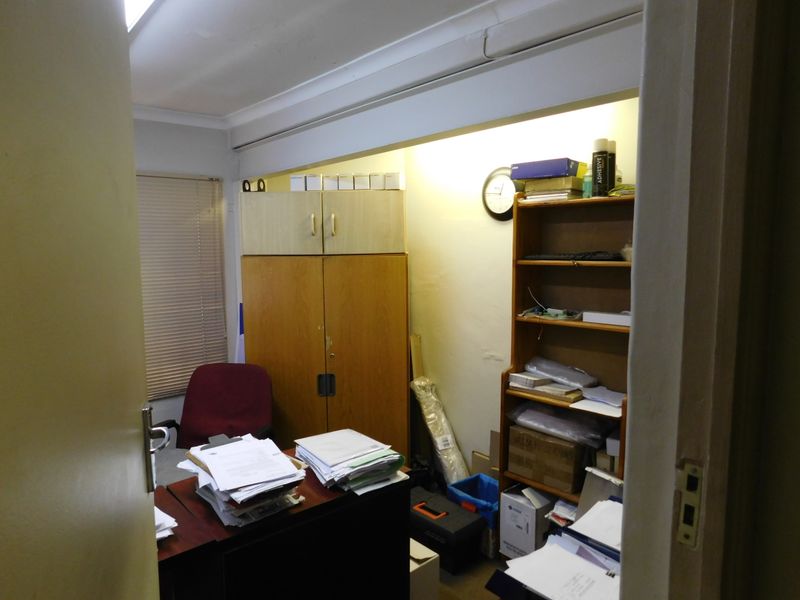 A Think-out- of –the- Box  property in Riviera - Photo 9