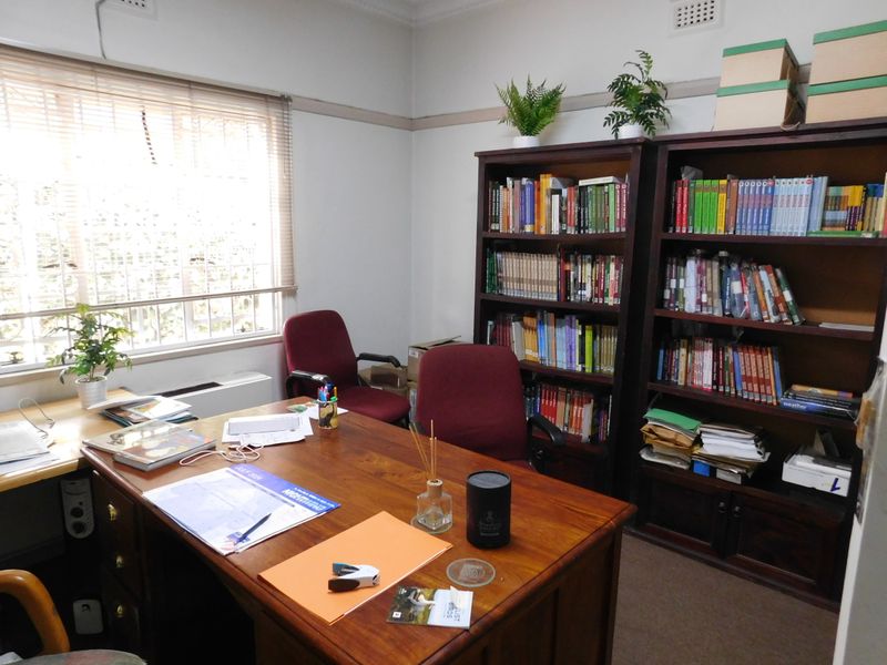 A Think-out- of –the- Box  property in Riviera - Photo 6