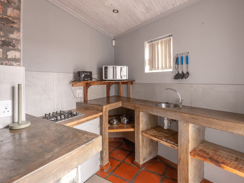 Charming One-Bedroom Flat in Struisbaai - Photo 6