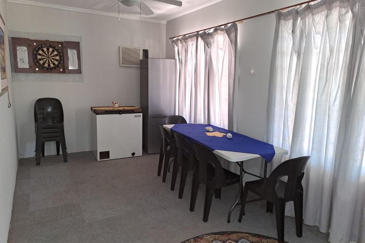 Charming Coastal Retreat in Tugela Mouth: Perfect for Airbnb and More! - Photo 5