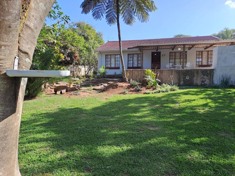 Charming Coastal Retreat in Tugela Mouth: Perfect for Airbnb and More! - Photo 1