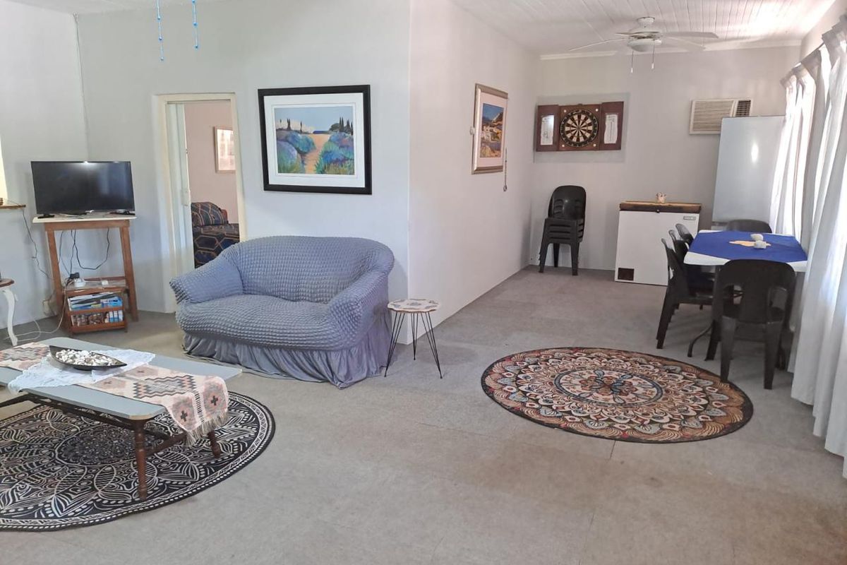 Charming Coastal Retreat in Tugela Mouth: Perfect for Airbnb and More! - Photo 3