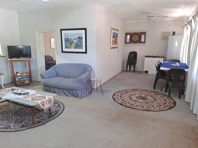 Charming Coastal Retreat in Tugela Mouth: Perfect for Airbnb and More! - Photo 3