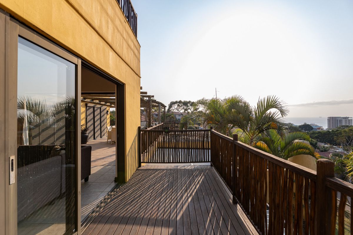 Luxurious and Spacious -2 Bedroom Apartment in Umhlanga Rocks sought after complex. - Photo 2