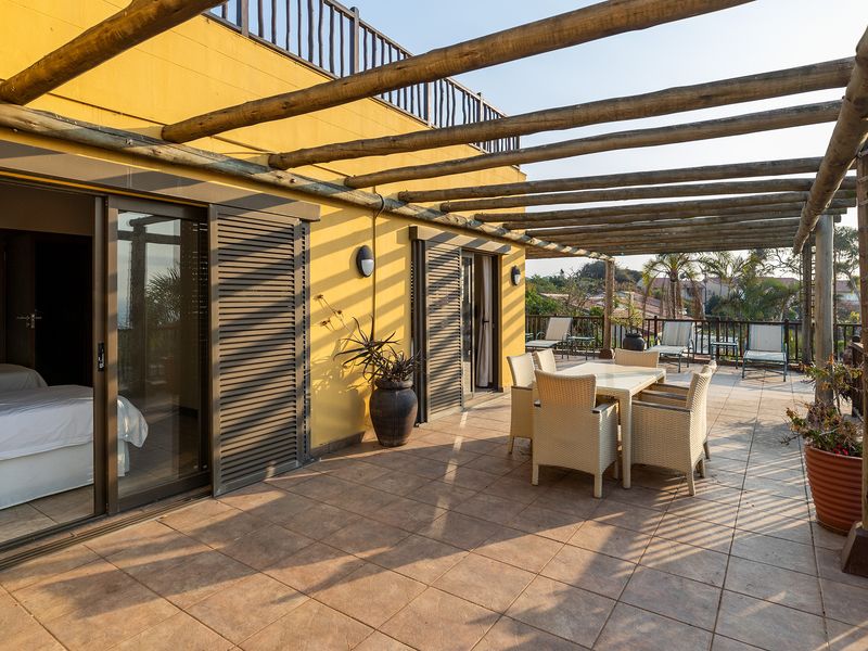 Luxurious and Spacious -2 Bedroom Apartment in Umhlanga Rocks sought after complex. - Photo 4