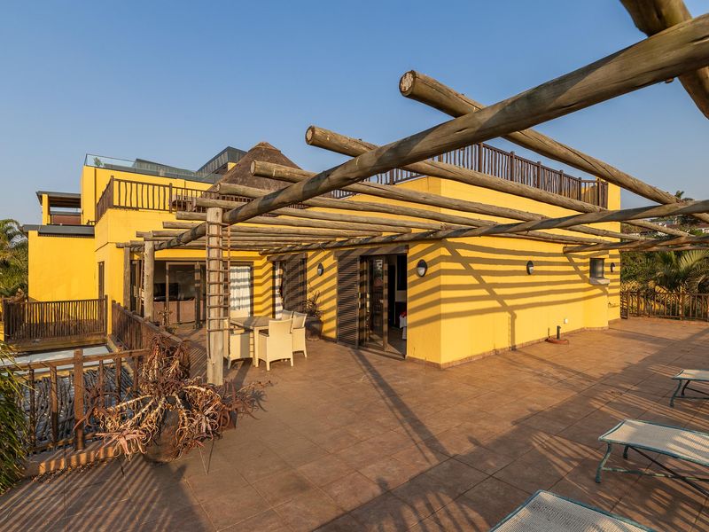 Luxurious and Spacious -2 Bedroom Apartment in Umhlanga Rocks sought after complex. - Photo 8