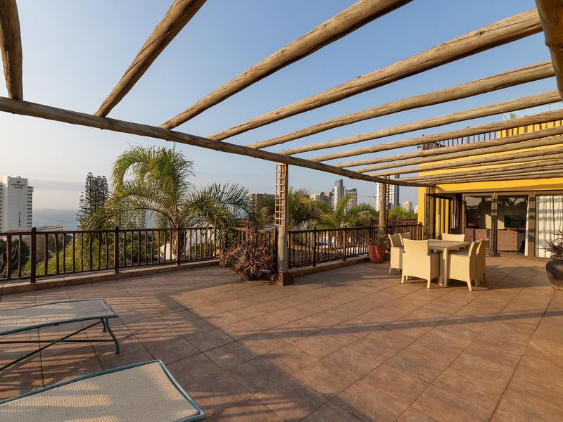 Luxurious and Spacious -2 Bedroom Apartment in Umhlanga Rocks sought after complex. - Photo 7