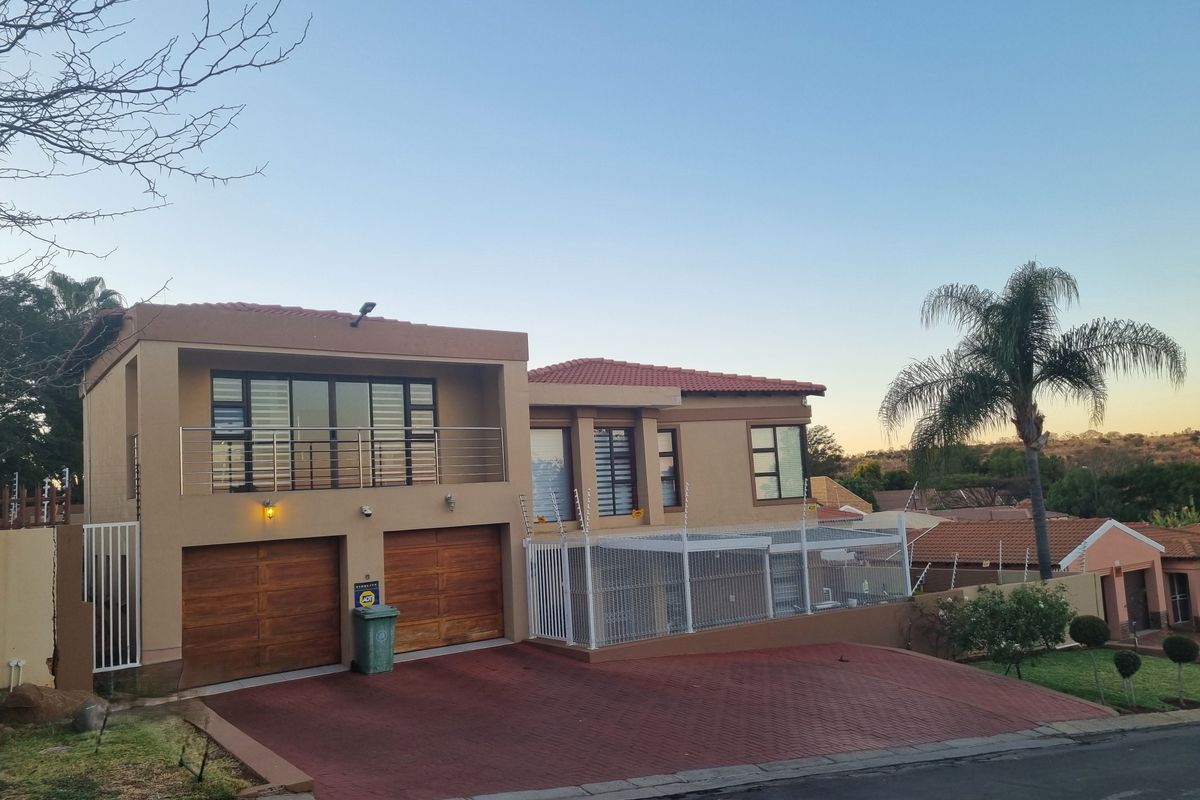 Safari Gardens – Modern Living, Views & Income Potential - Photo 2