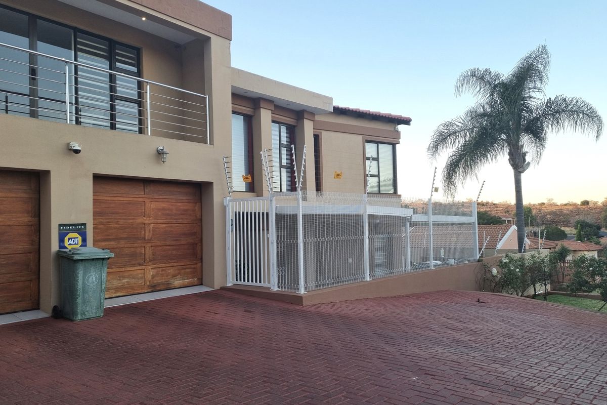 Safari Gardens – Modern Living, Views & Income Potential - Photo 5