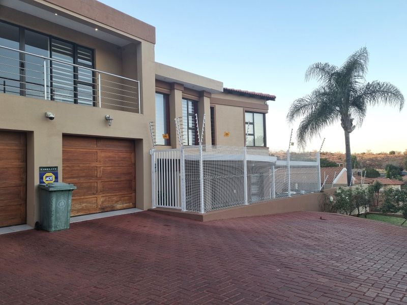 Safari Gardens – Modern Living, Views & Income Potential - Photo 5