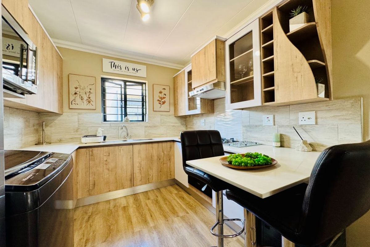 Modern Living at its Finest - 3-Bedroom Apartment in Roodepark Eco City 2 - Photo 2