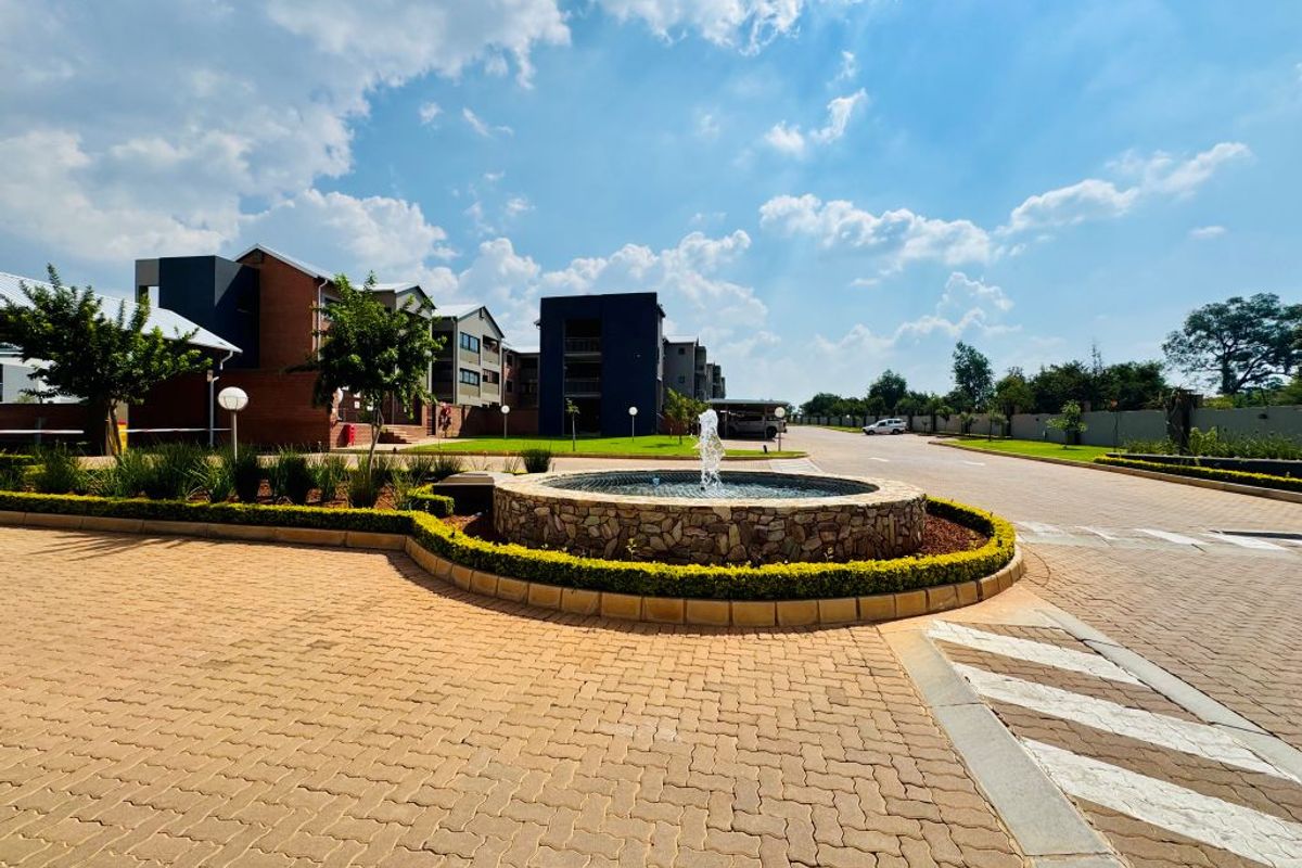 Modern Living at its Finest - 3-Bedroom Apartment in Roodepark Eco City 2 - Photo 4