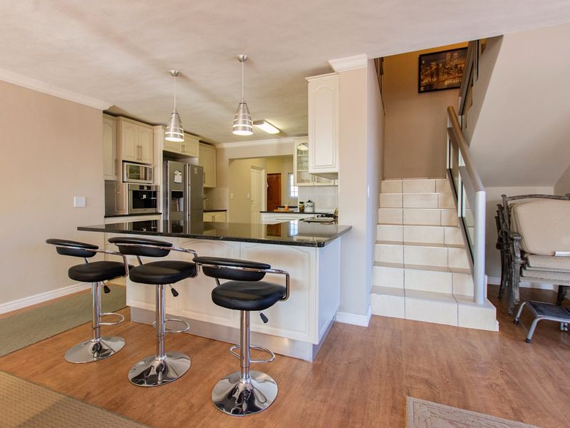 Beautiful warm family home nestled in the heart of the West Coast - Port Owen - Photo 10