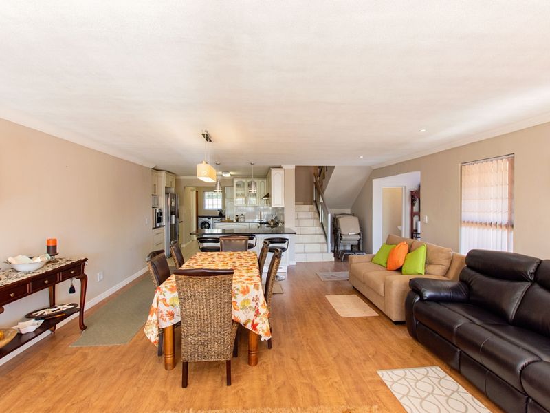 Beautiful warm family home nestled in the heart of the West Coast - Port Owen - Photo 9