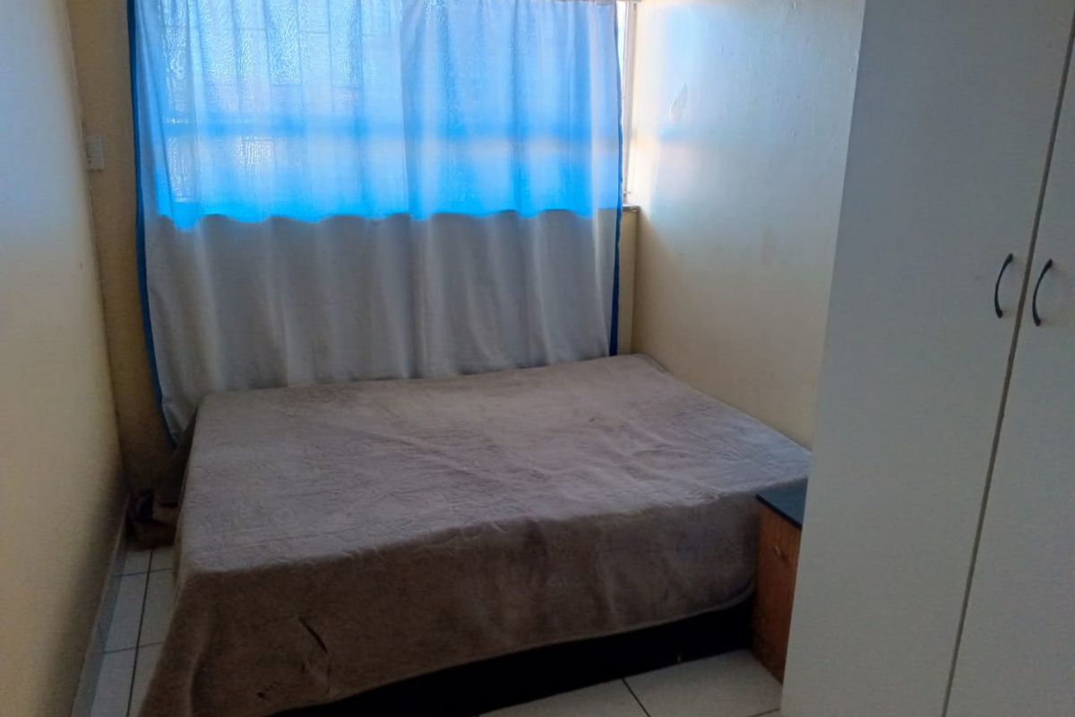 For Sale: 2-Bedroom Apartment in Parys - Photo 4