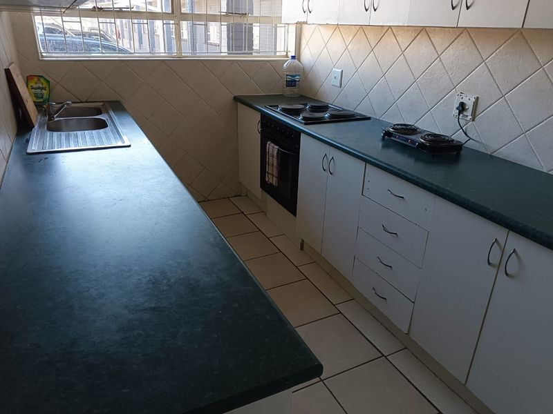 For Sale: 2-Bedroom Apartment in Parys - Photo 6