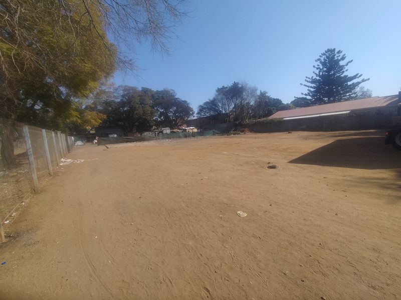 Discover a prime commercial opportunity with this 2552 square meter erf in Pretoria North, - Photo 9