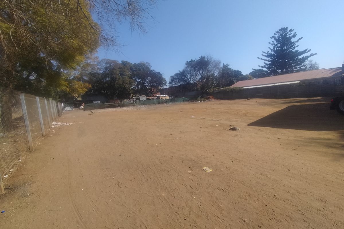 Discover a prime commercial opportunity with this 2552 square meter erf in Pretoria North, - Photo 4