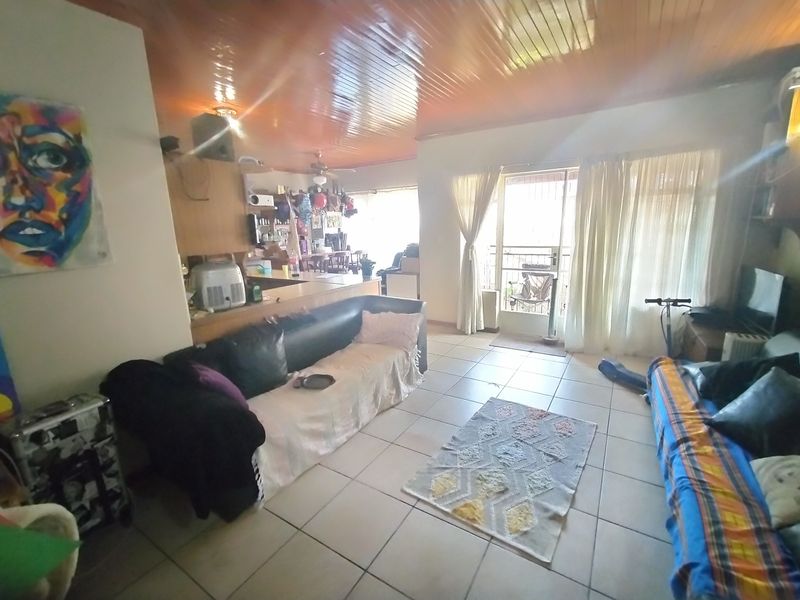 Stunning townhouse for sale in Amandasig, Akasia – perfect for families and investors ali - Photo 4