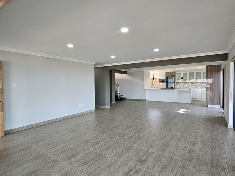 Elegant and Secure - Contemporary Design with Exquisite Finishes! - Photo 4