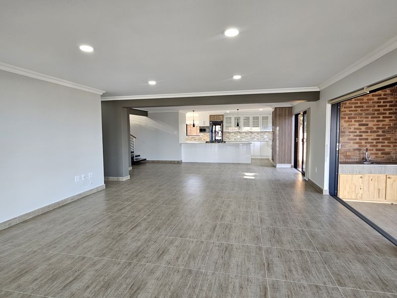 Elegant and Secure - Contemporary Design with Exquisite Finishes! - Photo 3