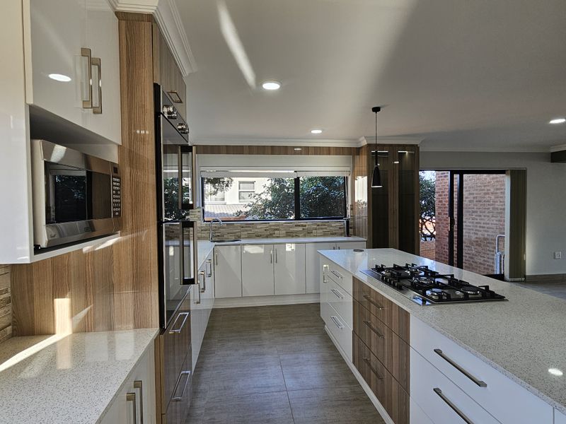 Elegant and Secure - Contemporary Design with Exquisite Finishes! - Photo 8