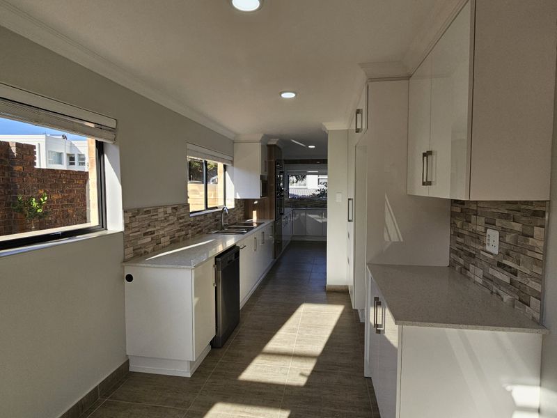 Elegant and Secure - Contemporary Design with Exquisite Finishes! - Photo 7