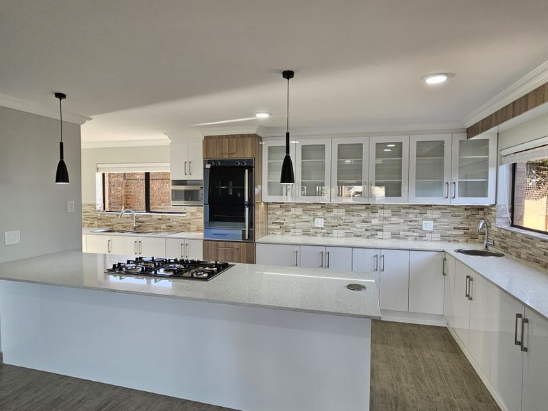 Elegant and Secure - Contemporary Design with Exquisite Finishes! - Photo 6