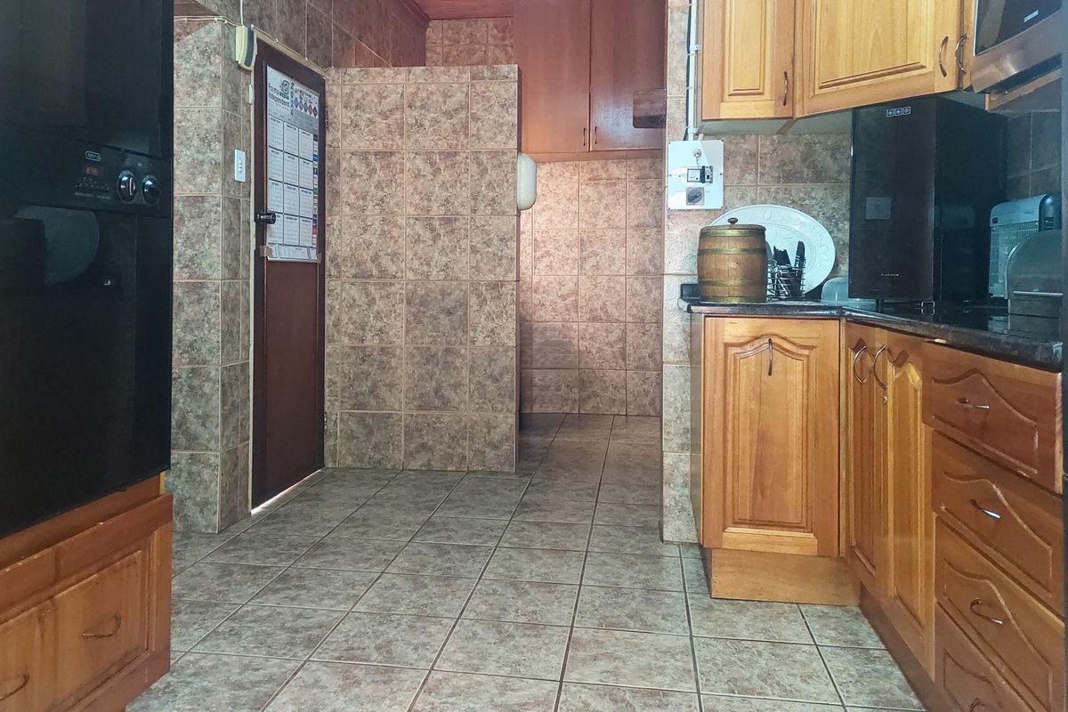 Prime Residential Property with Business Rights: Unlock Dual-Income Potential for Sharp Investors - Photo 3